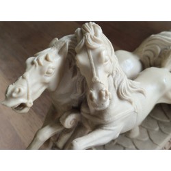 Statuette quadrige antique